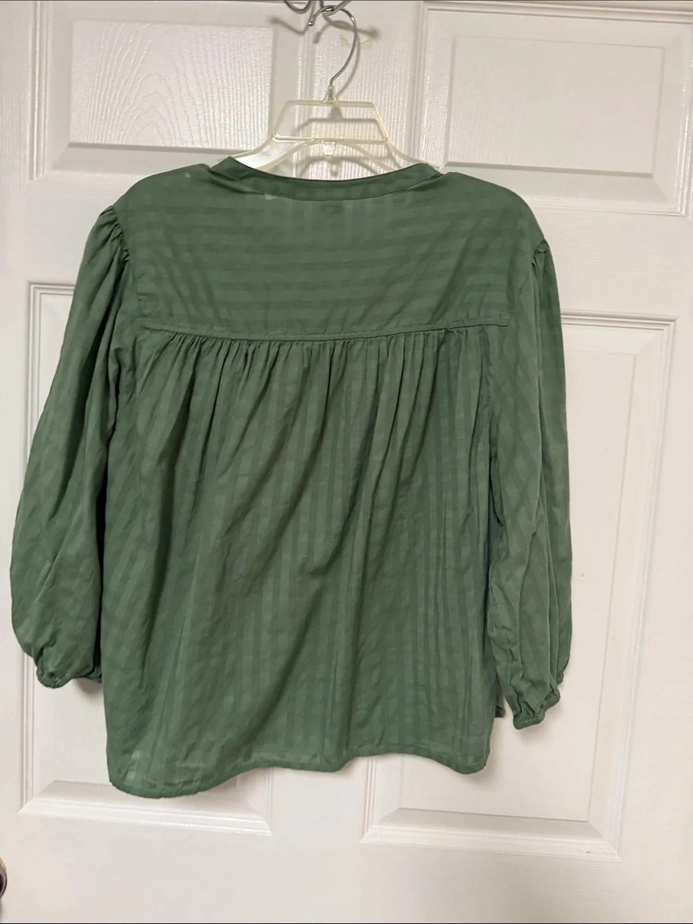 Old Navy Olive Green Button-Up Puff Sleeve Blouse